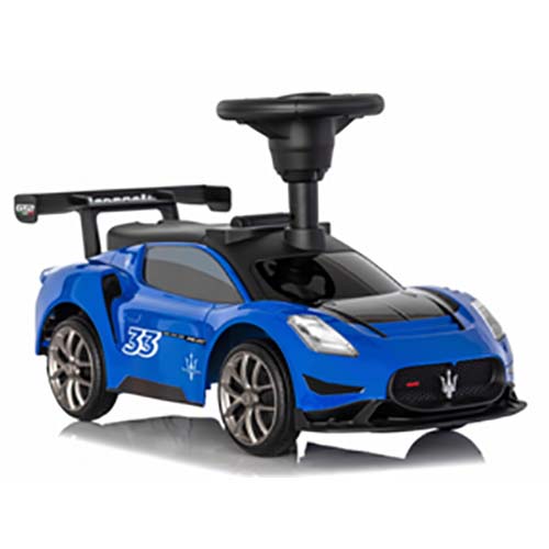 Los niños viajan en el auto de empuje Maserati MC20 GT2